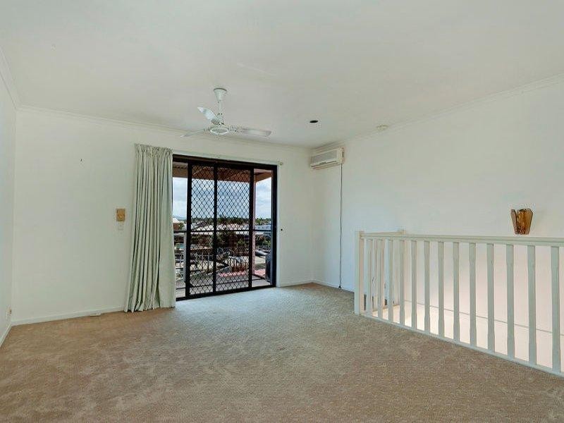 100 Oxley Drive, Paradise Point QLD 4216