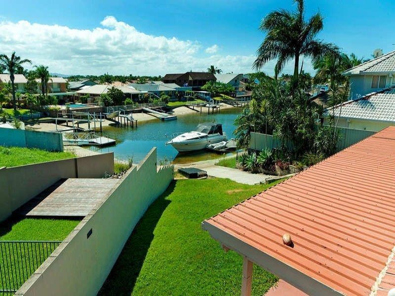 100 Oxley Drive, Paradise Point QLD 4216