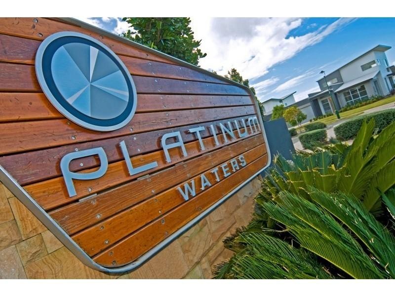 42 Rhodium Crescent, Hope Island QLD 4212