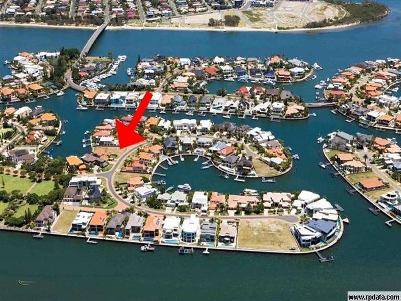 41 The Peninsula, Sovereign Islands QLD 4216