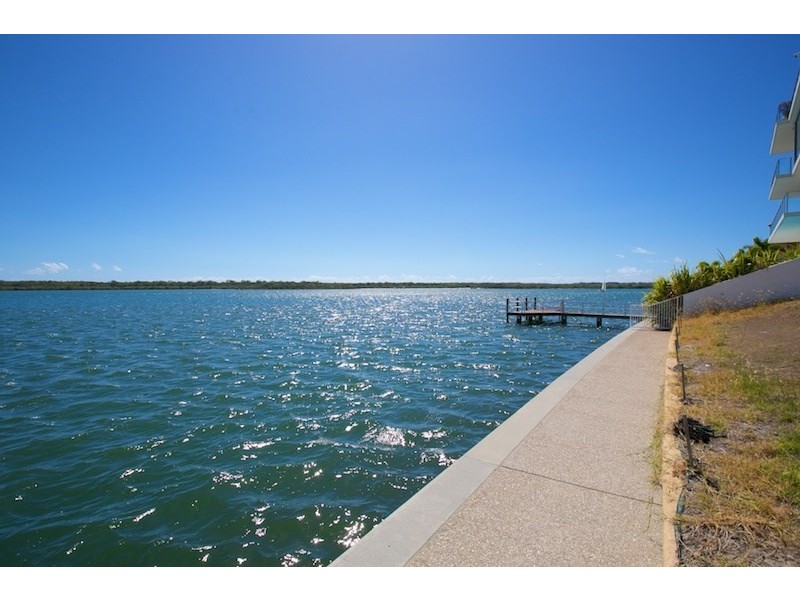 Sovereign Islands QLD 4216