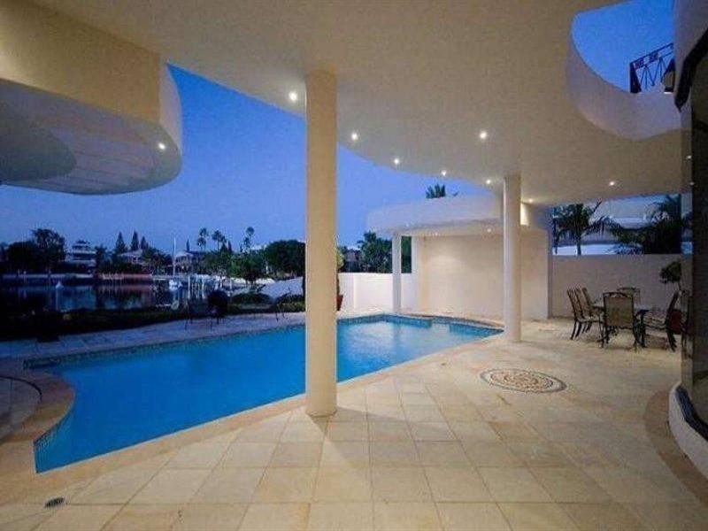 35 Brittanic Crescent, Sovereign Islands QLD 4216