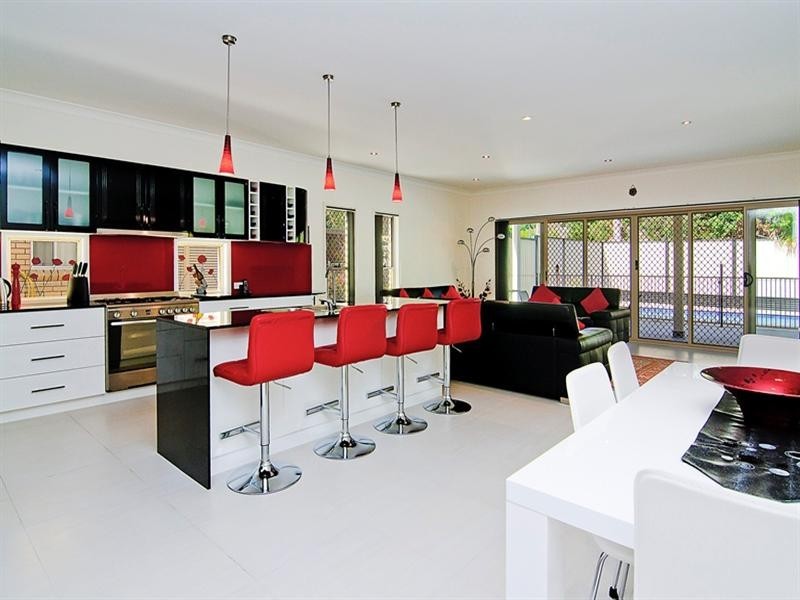 33 Turpin Road, Labrador QLD 4215