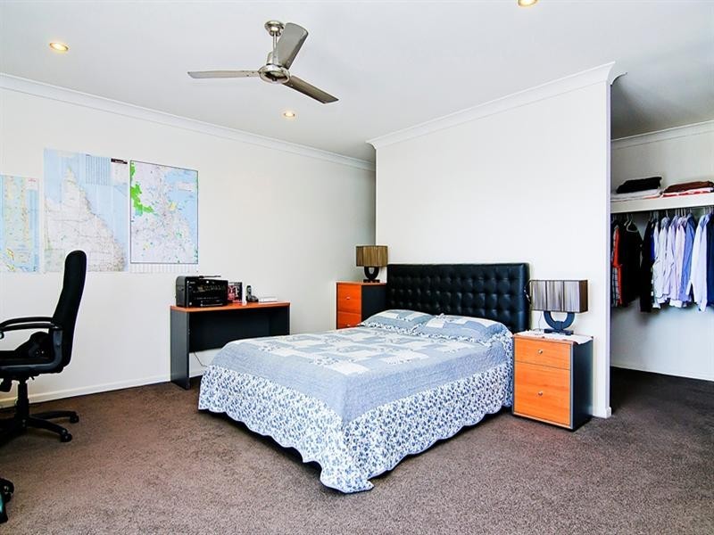 33 Turpin Road, Labrador QLD 4215