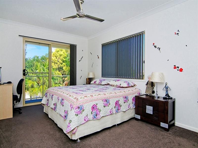 33 Turpin Road, Labrador QLD 4215