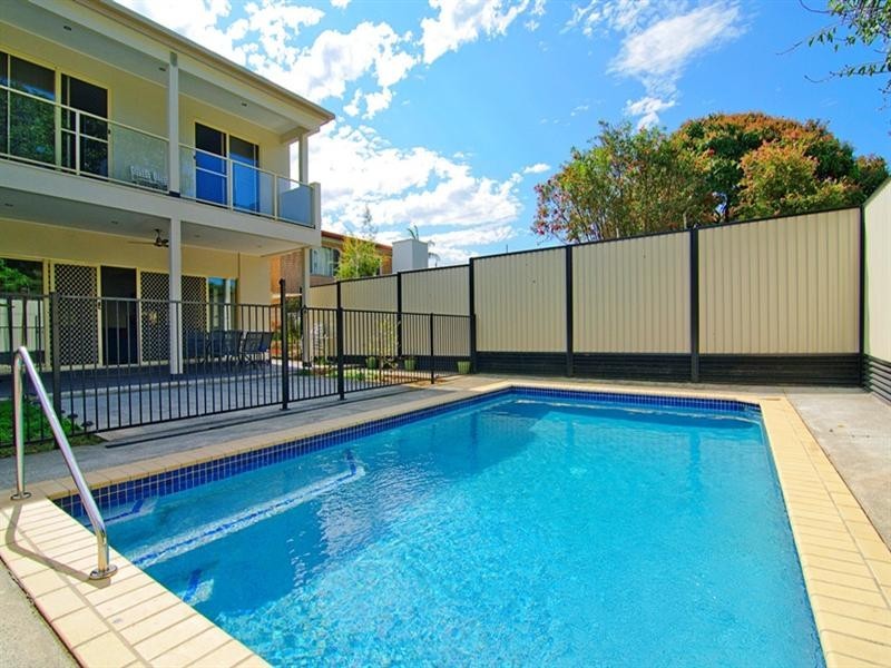 33 Turpin Road, Labrador QLD 4215