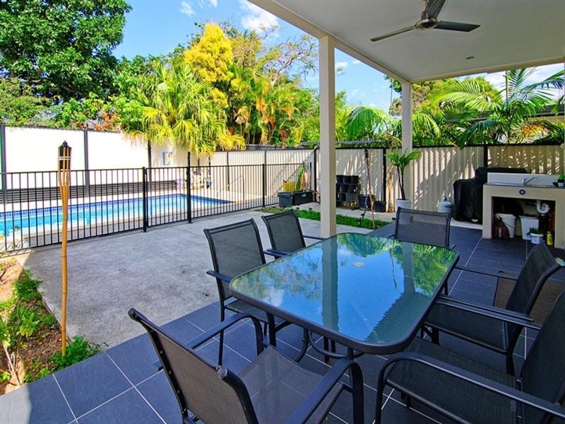 33 Turpin Road, Labrador QLD 4215