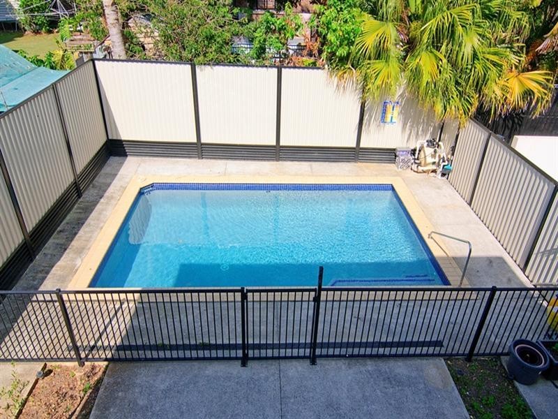 33 Turpin Road, Labrador QLD 4215