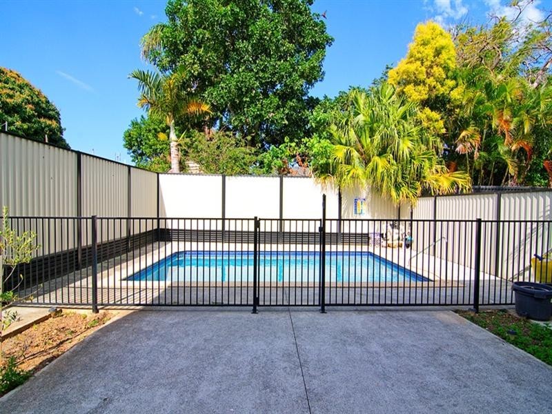 33 Turpin Road, Labrador QLD 4215