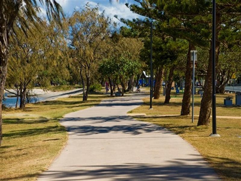 53 Milton Avenue, Paradise Point QLD 4216