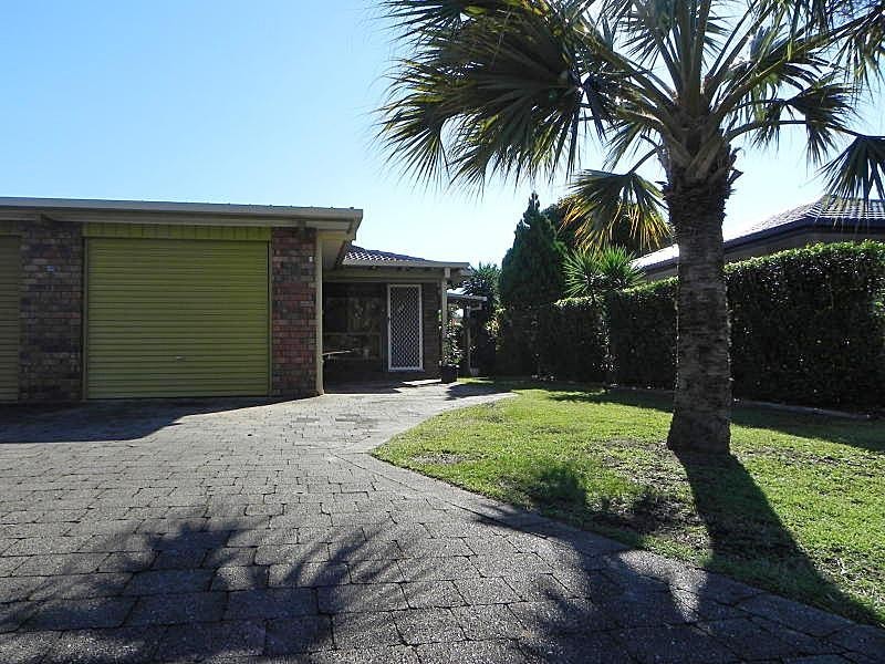 2/20 Warrie Close, Paradise Point QLD 4216