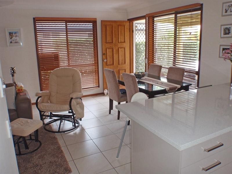 2/20 Warrie Close, Paradise Point QLD 4216