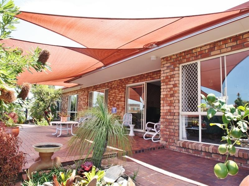 19 Erave Avenue, Runaway Bay QLD 4216