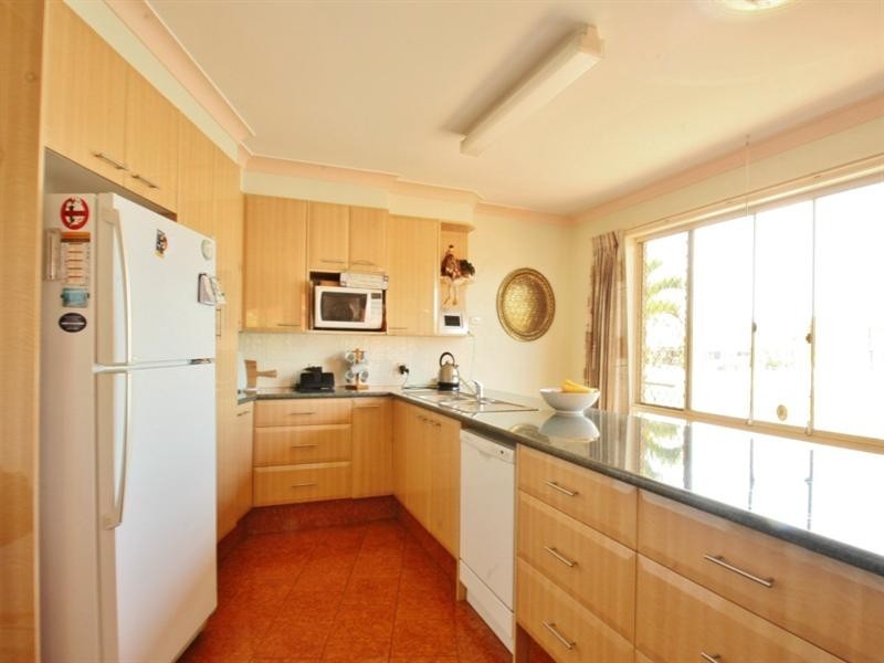 19 Erave Avenue, Runaway Bay QLD 4216