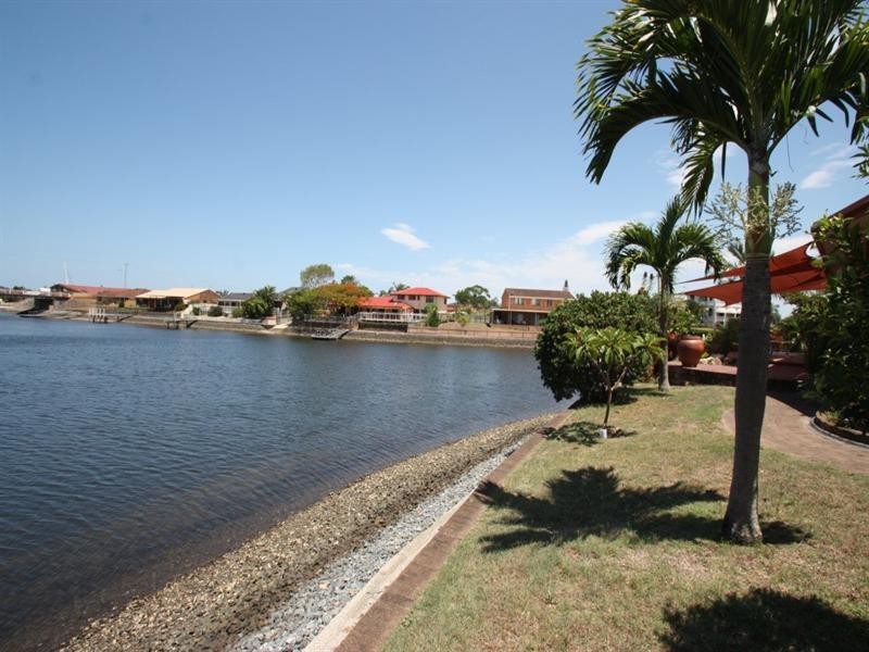 19 Erave Avenue, Runaway Bay QLD 4216