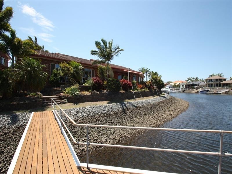 19 Erave Avenue, Runaway Bay QLD 4216
