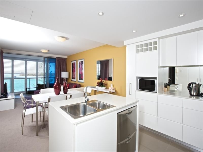 1403/438 Marine Parade, Biggera Waters QLD 4216