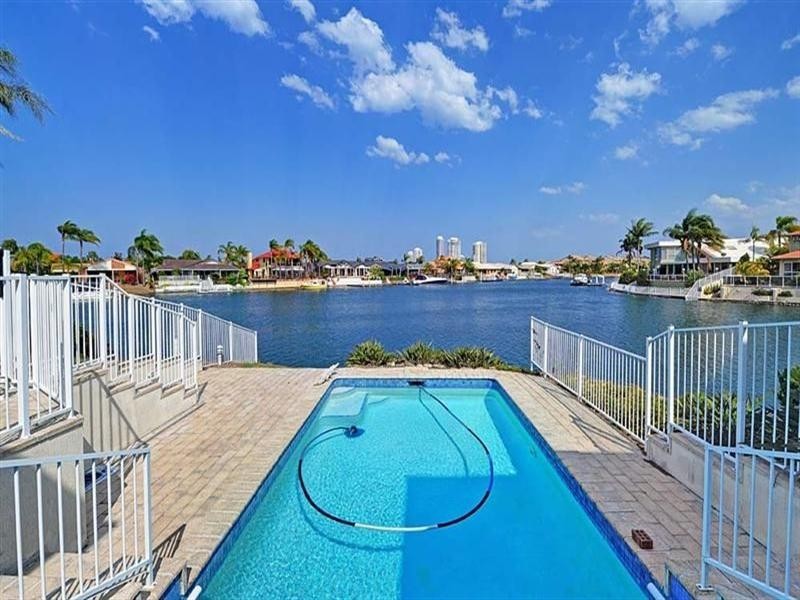 71 Cockleshell Court, Runaway Bay QLD 4216