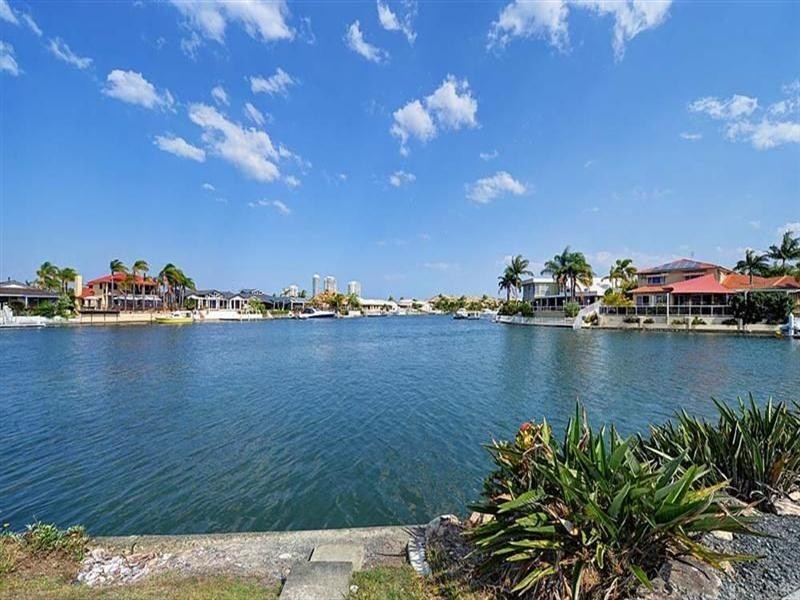 71 Cockleshell Court, Runaway Bay QLD 4216