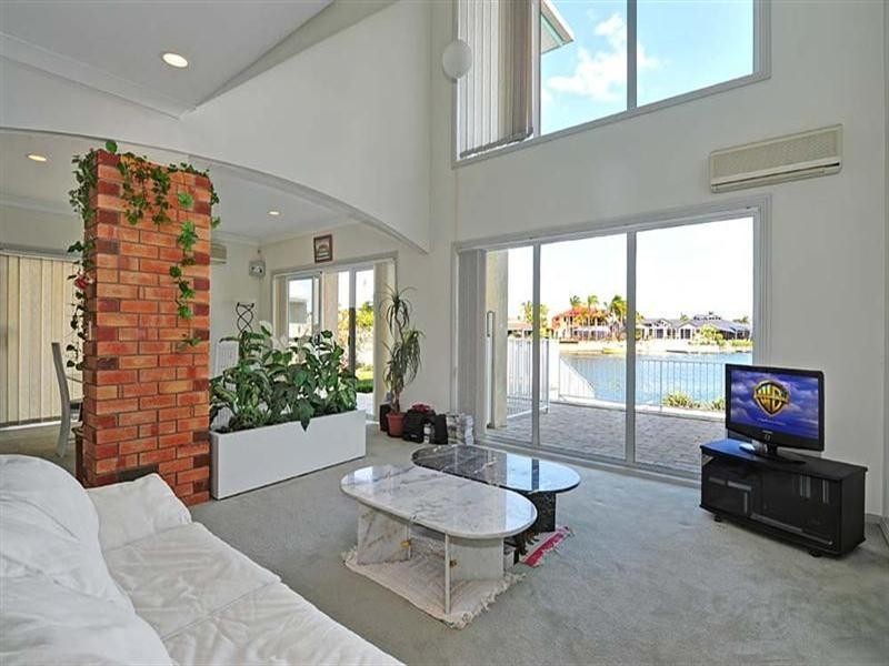 71 Cockleshell Court, Runaway Bay QLD 4216