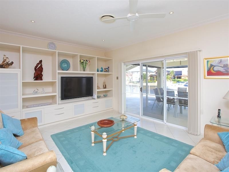 47 Cockleshell Court, Runaway Bay QLD 4216