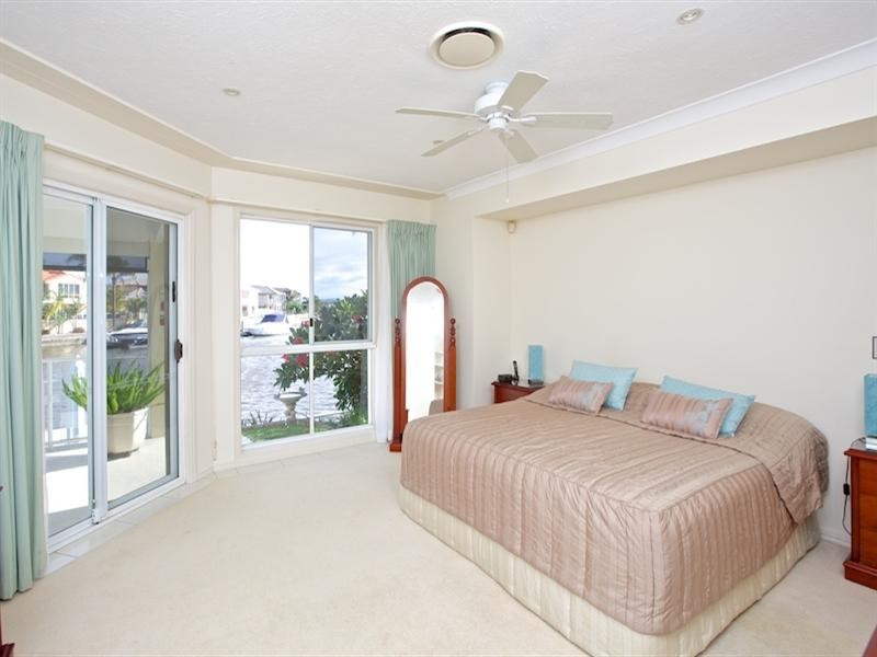 47 Cockleshell Court, Runaway Bay QLD 4216