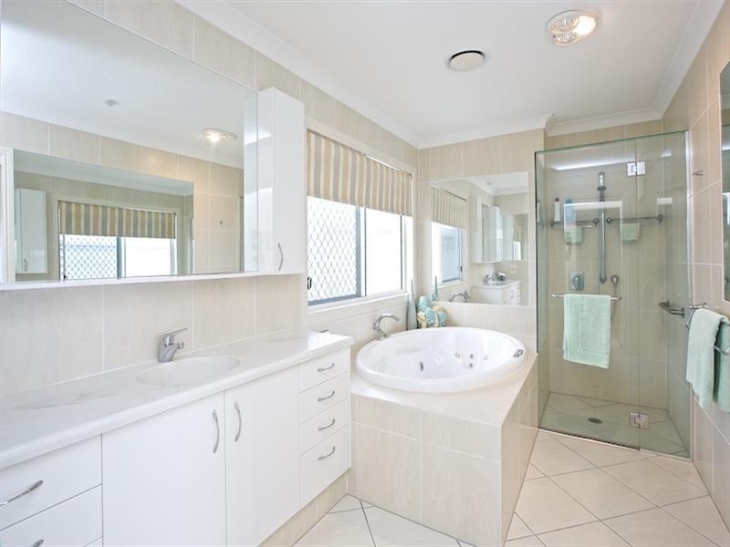 47 Cockleshell Court, Runaway Bay QLD 4216