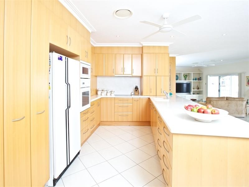 47 Cockleshell Court, Runaway Bay QLD 4216