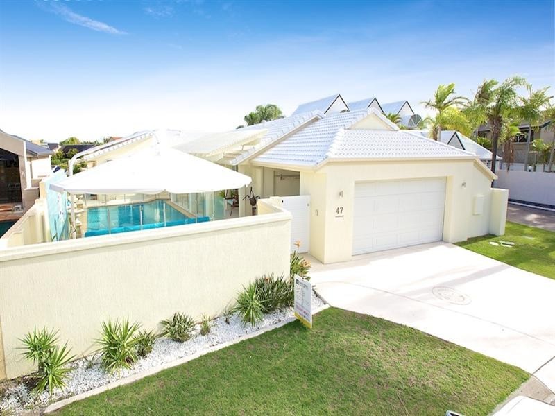 47 Cockleshell Court, Runaway Bay QLD 4216