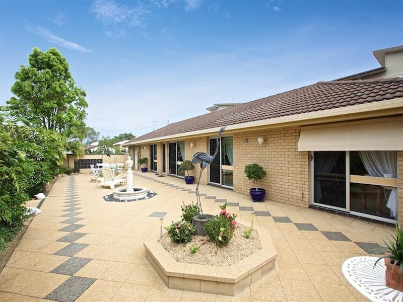 37 Abalone Avenue, Paradise Point QLD 4216