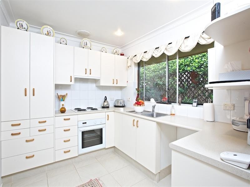 37 Abalone Avenue, Paradise Point QLD 4216