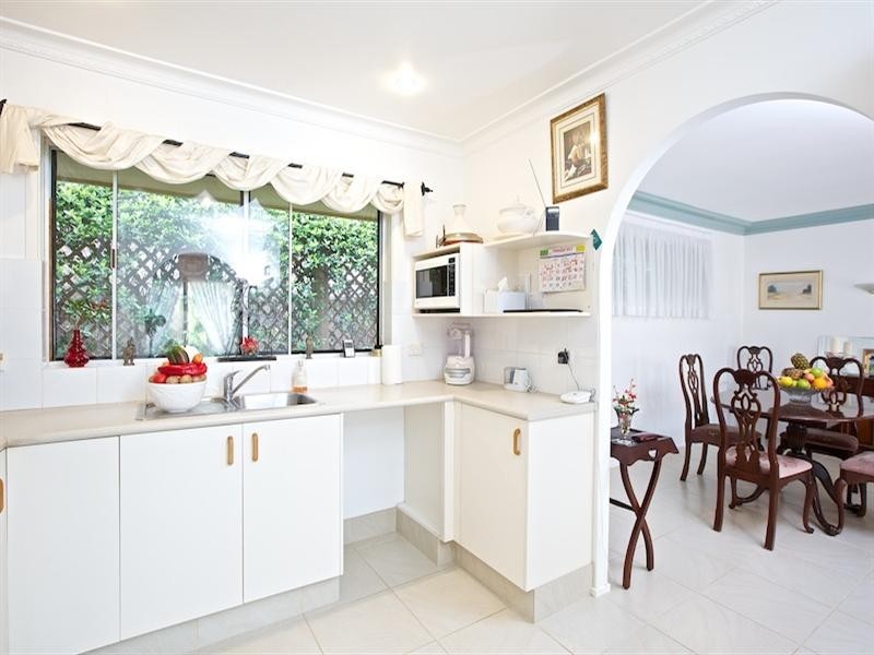 37 Abalone Avenue, Paradise Point QLD 4216