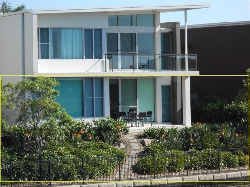 7529 Springfield Drive, Hope Island QLD 4212