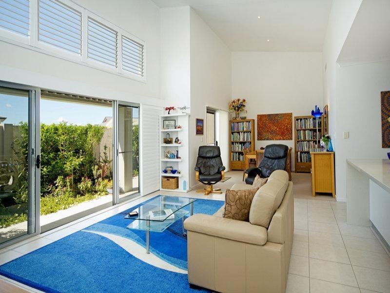 141/1 Halcyon Way, Hope Island QLD 4212