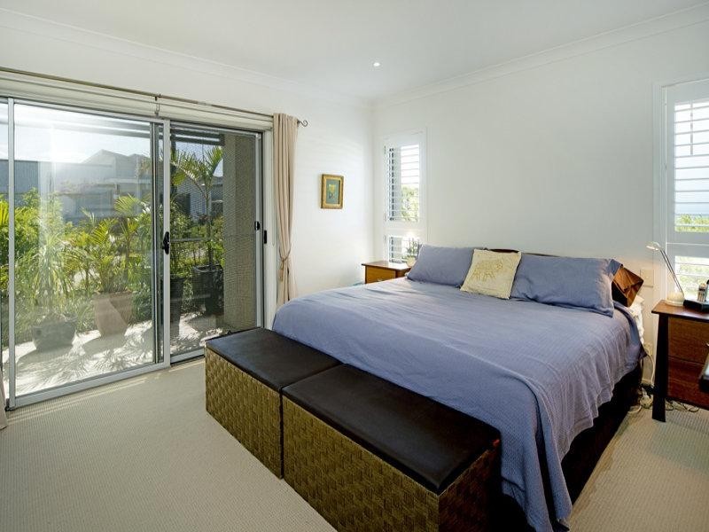 141/1 Halcyon Way, Hope Island QLD 4212