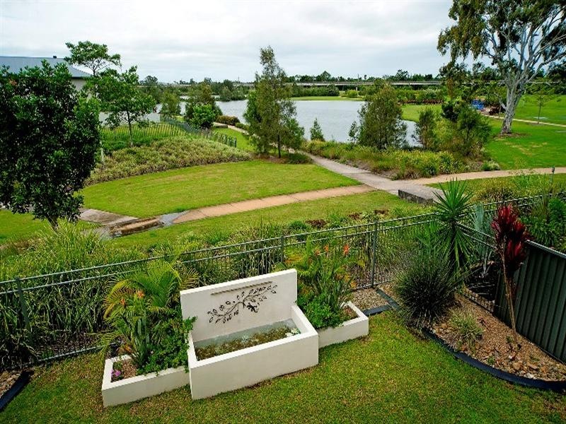 6 Fleetwood Court, Helensvale QLD 4212