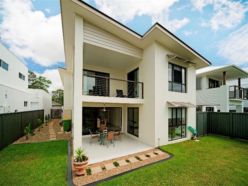 6 Fleetwood Court, Helensvale QLD 4212