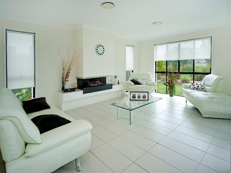 6 Fleetwood Court, Helensvale QLD 4212