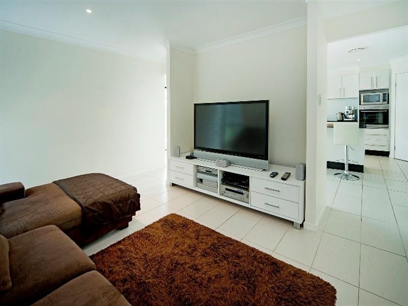 6 Fleetwood Court, Helensvale QLD 4212