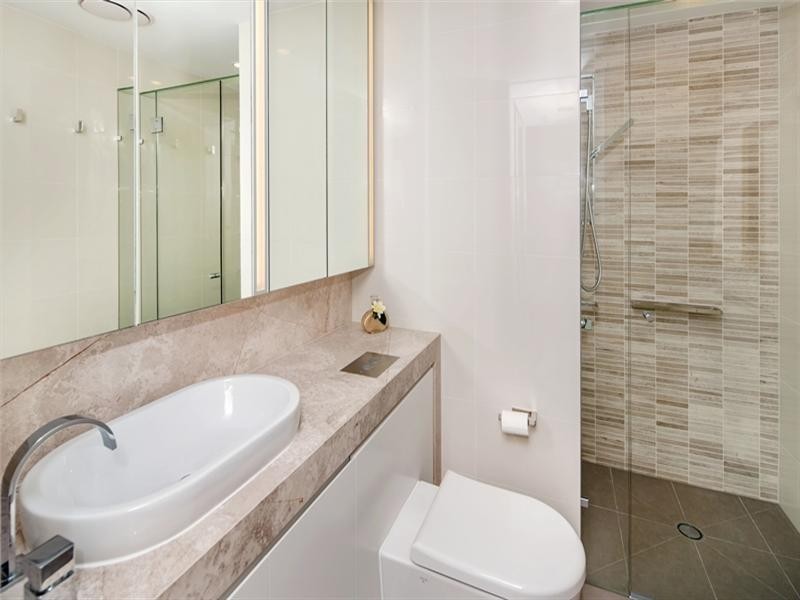 6 Marina Promenade (Salacia Waters), Paradise Point QLD 4216