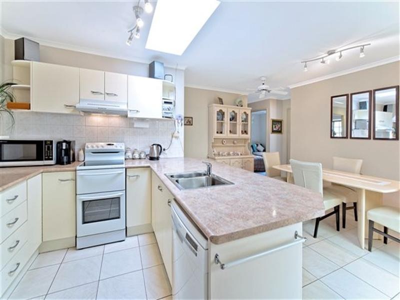 1/22 Maiala Close, Paradise Point QLD 4216