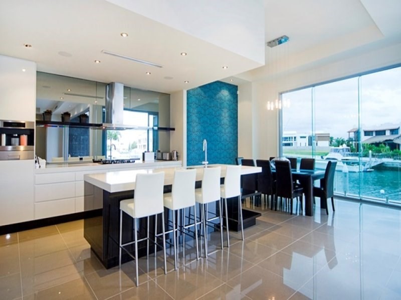 74 Royal Albert Crescent, Sovereign Islands QLD 4216