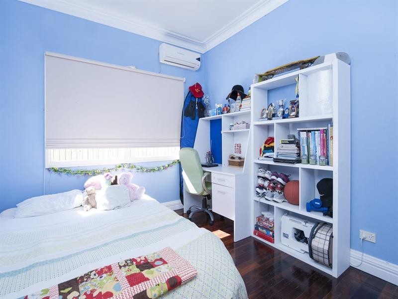 95 Turpin Road, Labrador QLD 4215