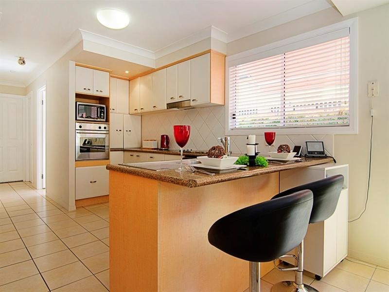 12 Ken Crescent, Helensvale QLD 4212