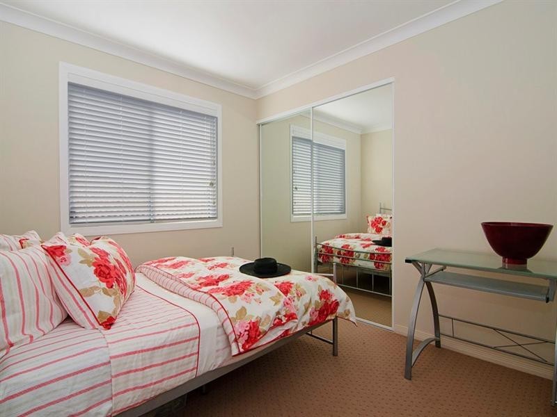 12 Ken Crescent, Helensvale QLD 4212