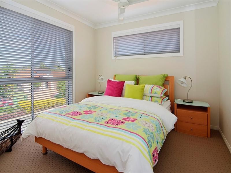 12 Ken Crescent, Helensvale QLD 4212