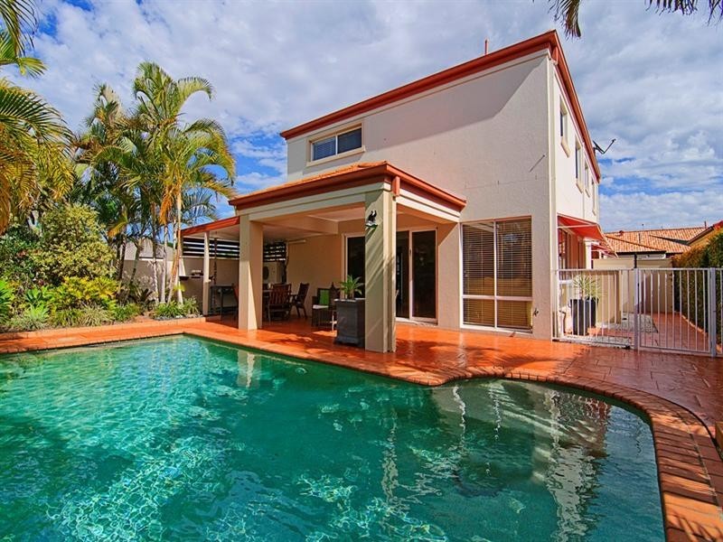 12 Ken Crescent, Helensvale QLD 4212