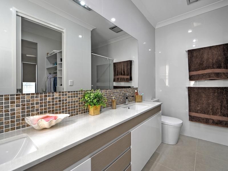 7693 Fairway Boulevard, Hope Island QLD 4212