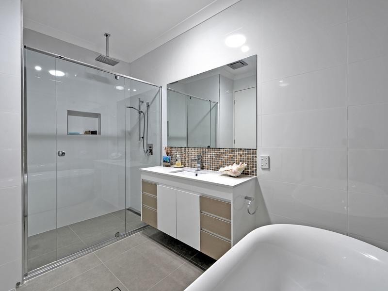 7693 Fairway Boulevard, Hope Island QLD 4212