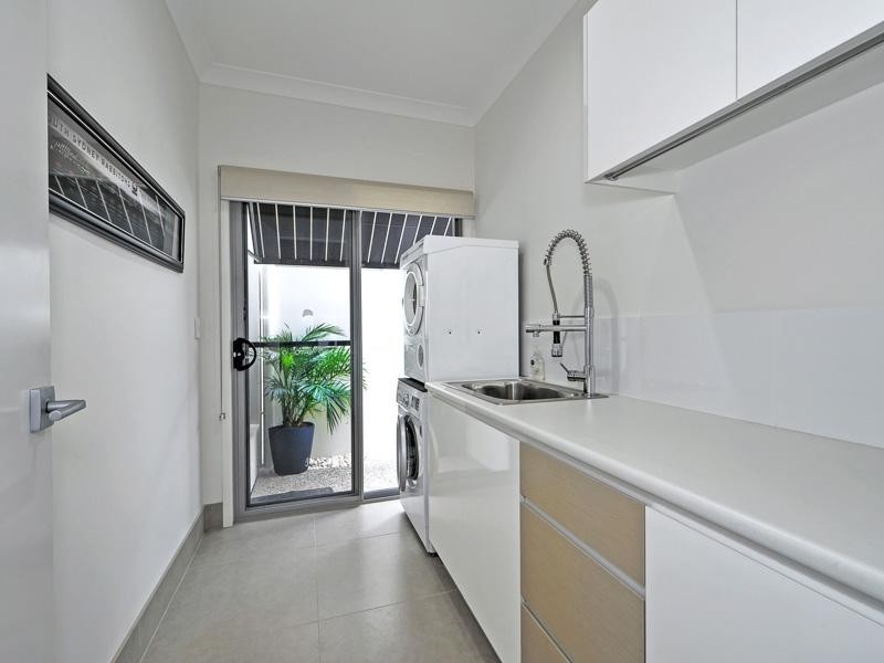 7693 Fairway Boulevard, Hope Island QLD 4212